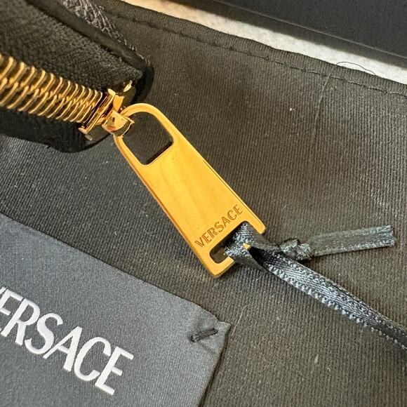 Versace Black Leather Card Holder with Gold Logo - Picture 2 of 6